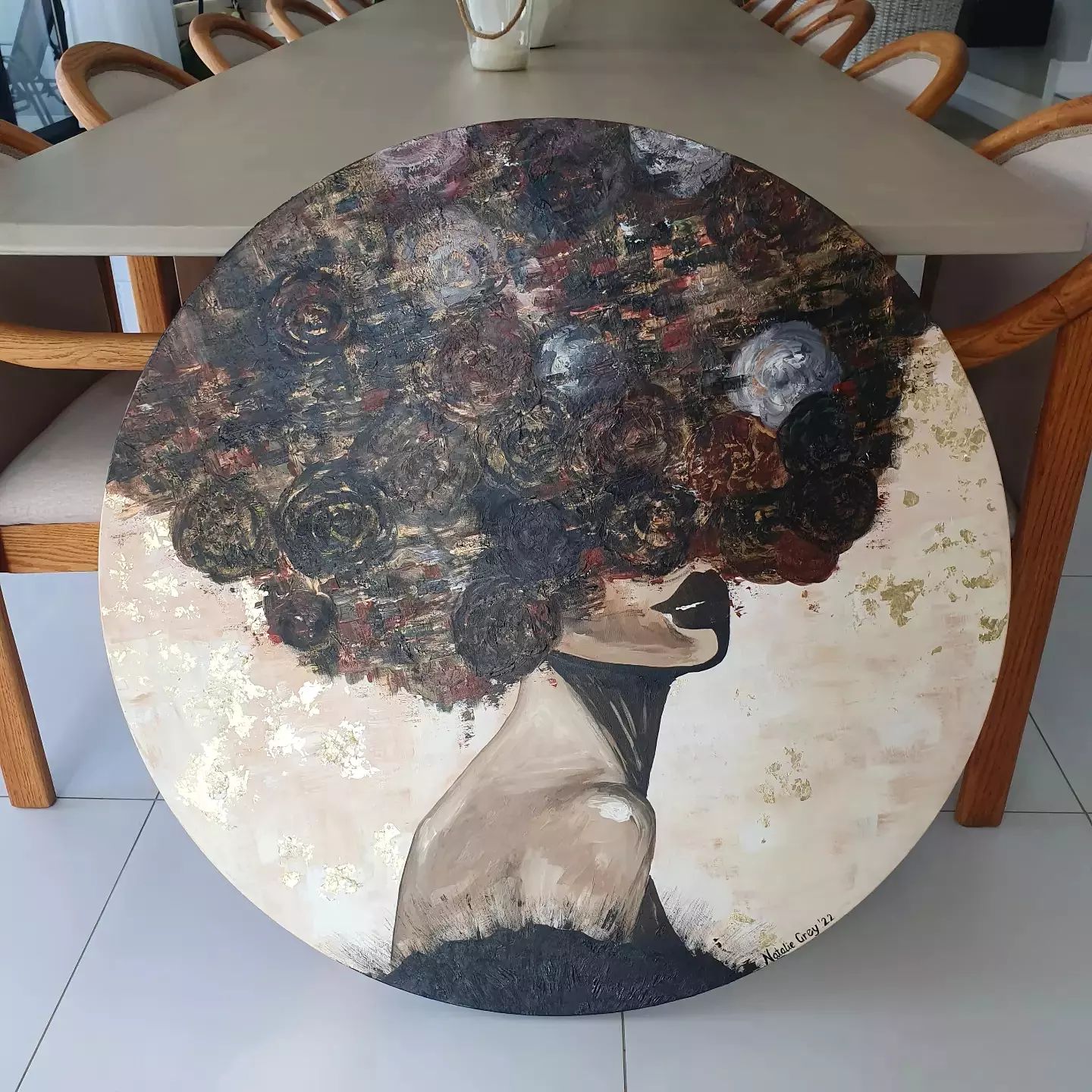 '- SOLD - "Angelito" - Hand Painted Acrylic on Round Canvas – 90cm - Image 2