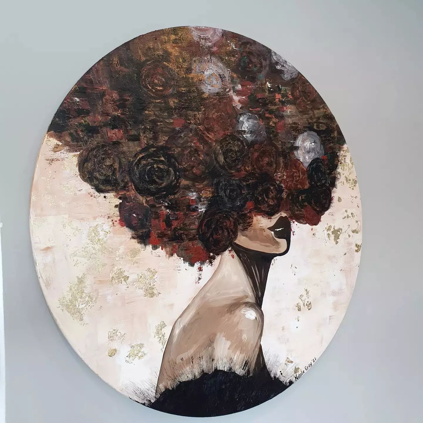 '- SOLD - "Angelito" - Hand Painted Acrylic on Round Canvas – 90cm - Image 3